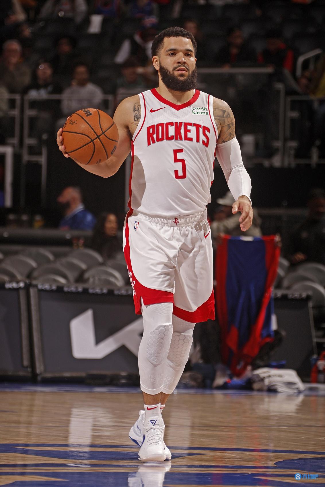 大學(xué)三分34%NBA40%！白魔：提高是因范弗里特 他是控衛(wèi)之神