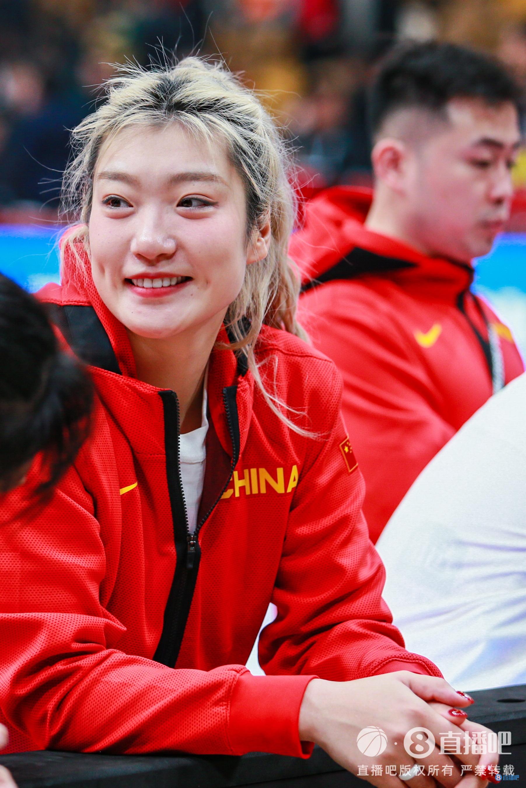 場均19.3分！段冉：李夢是中國女籃的定海神針 她是進攻萬花筒